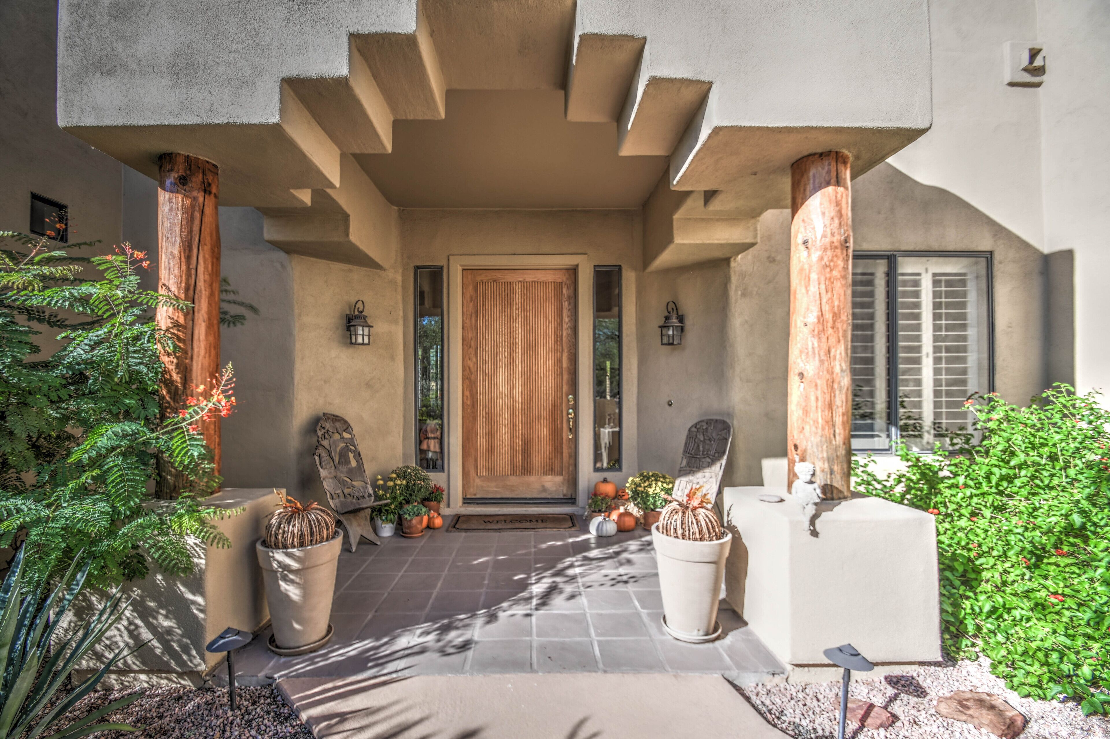 Private Gated Community, Fantastic Location, Heated pool, Pet-Friendly.
