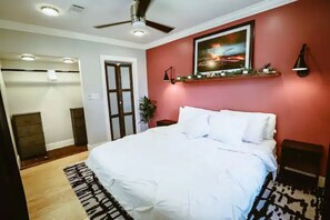 2 bedrooms, desk, iron/ironing board, free WiFi