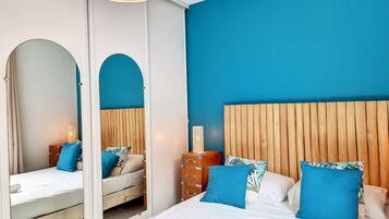 Iron/ironing board, free WiFi, bed sheets