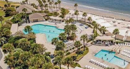 Beachfront w/ Breathtaking Views! 1BR/2BA Amenity Access included!