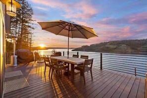 Outdoor dining - CDA Lakeview Escape (Harrison)