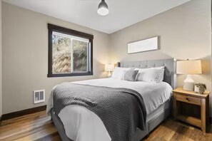 2 多间卧室、免费 WiFi、床单