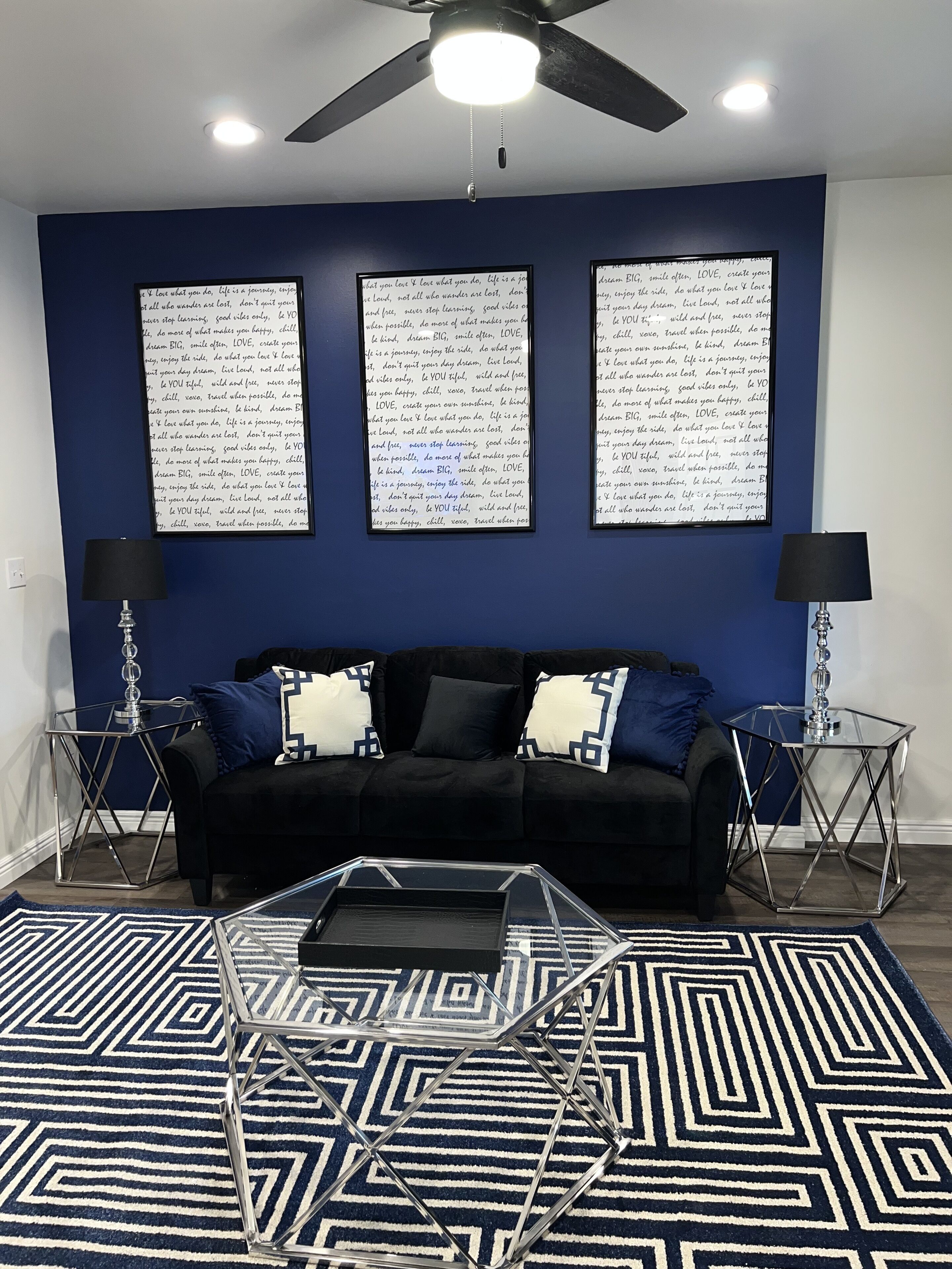Prime Location! 5 min drive to Acrisure Stadium!