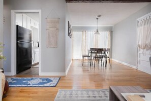 Interior - Magical Carpet Cottage (Amarillo)