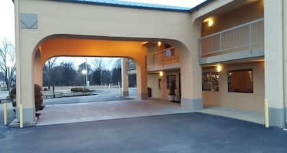 Deerfield Inn By Capital O Blytheville AR I55