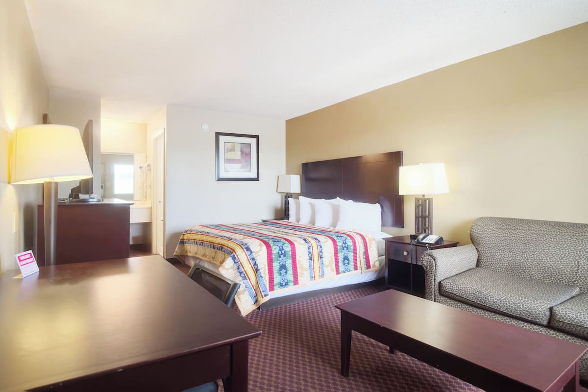 Desk, iron/ironing board, free WiFi, bed sheets