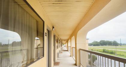 Deerfield Inn By Capital O Blytheville AR I55