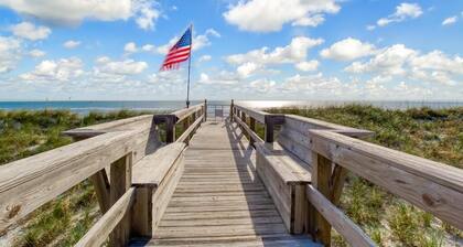 Fully Renovated! - Steps from the Beach 2 bedroom/2 bath Oceanview Condo