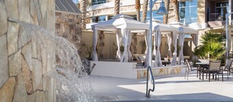 1 Bedroom | FREE Breakfast + Pool Access & Hot Tub