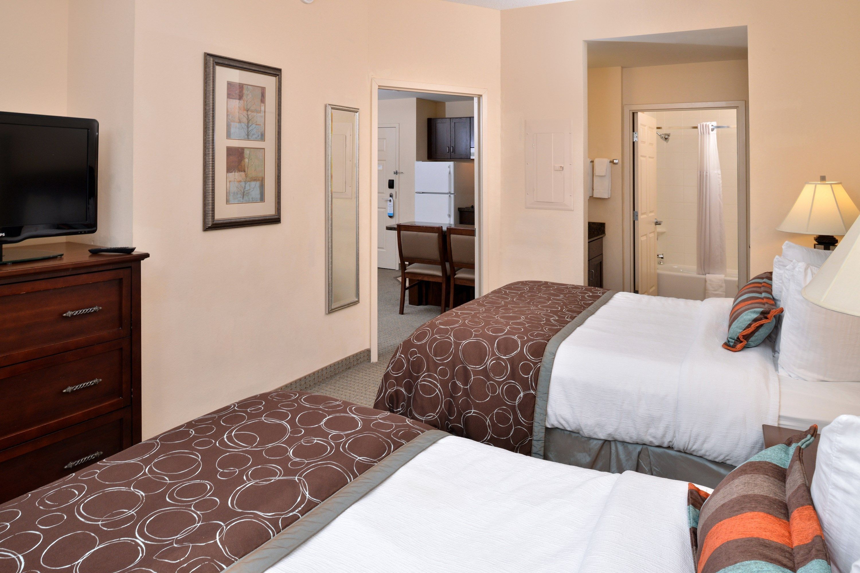 2 bedrooms, in-room safe, laptop workspace, iron/ironing board