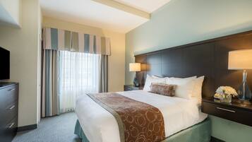 2 bedrooms, in-room safe, laptop workspace, iron/ironing board