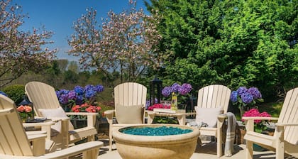 Free Breakfast. Seasonal Outdoor Pool. Gym. Near Longwood Gardens! Your Next Trip!
