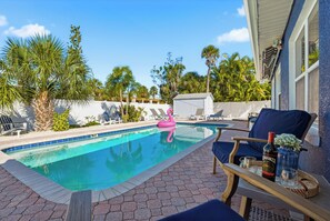 Et oppvarmet basseng