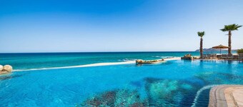 Once in a Lifetime Vacation in a Luxurious Ocean Front Penthouse!