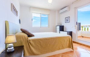 4 chambres, fer et planche à repasser, lit parapluie, Wi-Fi gratuit