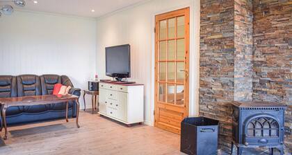 4 bedroom lovely home in Strandebarm