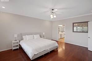 5 bedrooms, in-room safe, desk, iron/ironing board