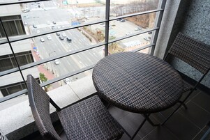 标准双人房 | 羽绒被、客房内保险箱、遮光窗帘、熨斗/熨衣板