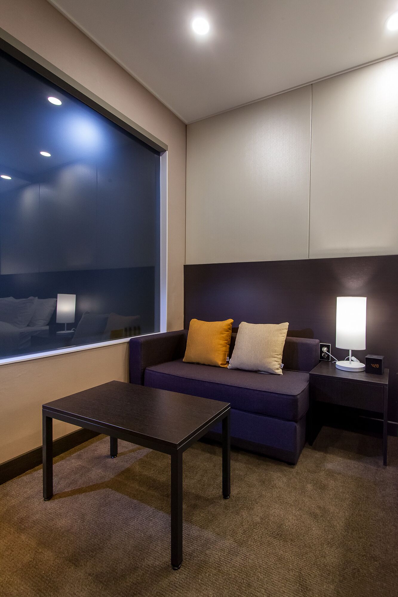 Quarto casal standard | Edredons de pluma, cofres nos quartos, cortinas blackout