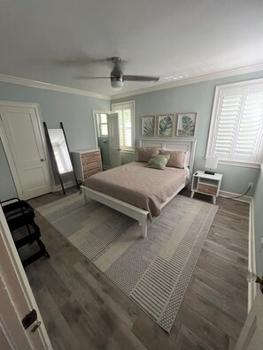 3 chambres, fer et planche à repasser, Wi-Fi, draps fournis