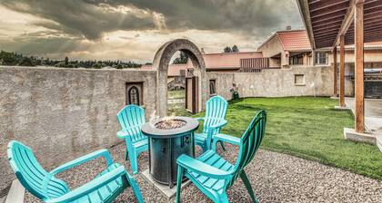 'Villa Con Vista' w/ Putting Green & Hot Tub!