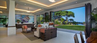 World famous beach with Black Rock views, great snorkeling, dining & shops # 412