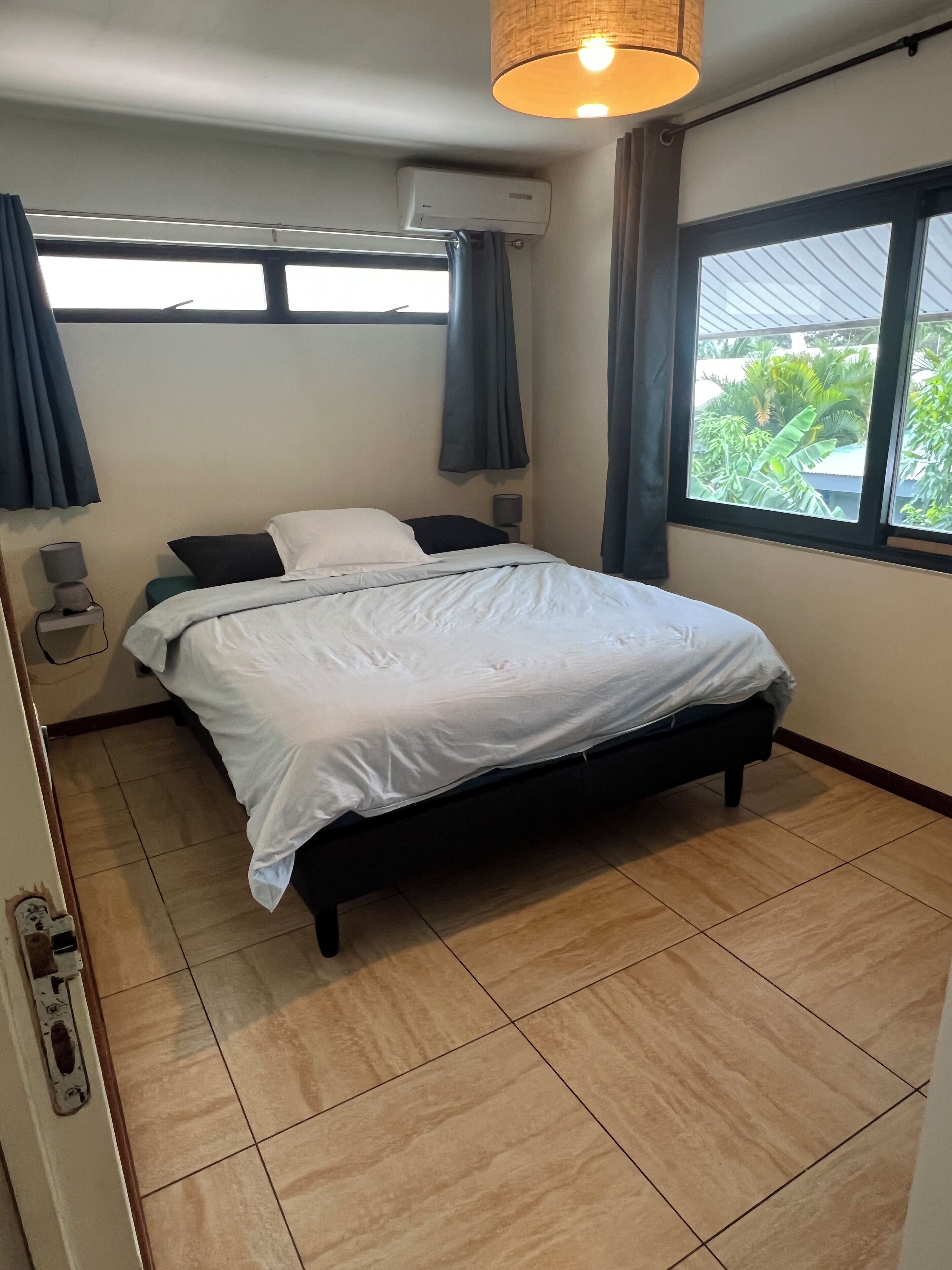 2 slaapkamers, een strijkplank/strijkijzer, wifi, beddengoed