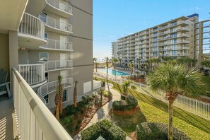 Property grounds - BEACHFRONT CONDO, GULF-FRONT POOL, PRIVATE BALCONY! (Orange Beach)