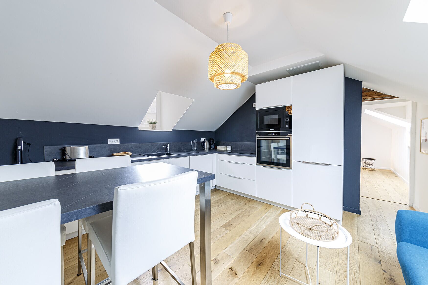 Réfrigérateur, micro-ondes, four, cafetière/bouilloire