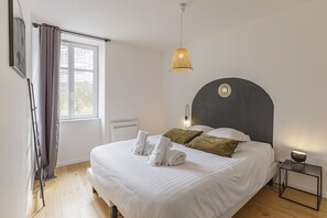 2 bedrooms, WiFi, bed sheets