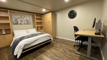 2 bedrooms, desk, iron/ironing board, free WiFi