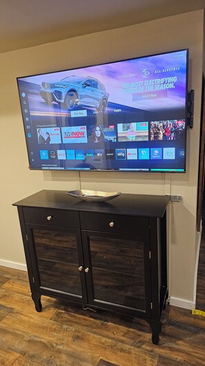 Interior - Very spacious Apt in heart of Wallingford (Seattle)