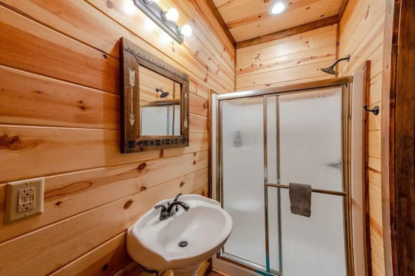 Bunk Room bathroom