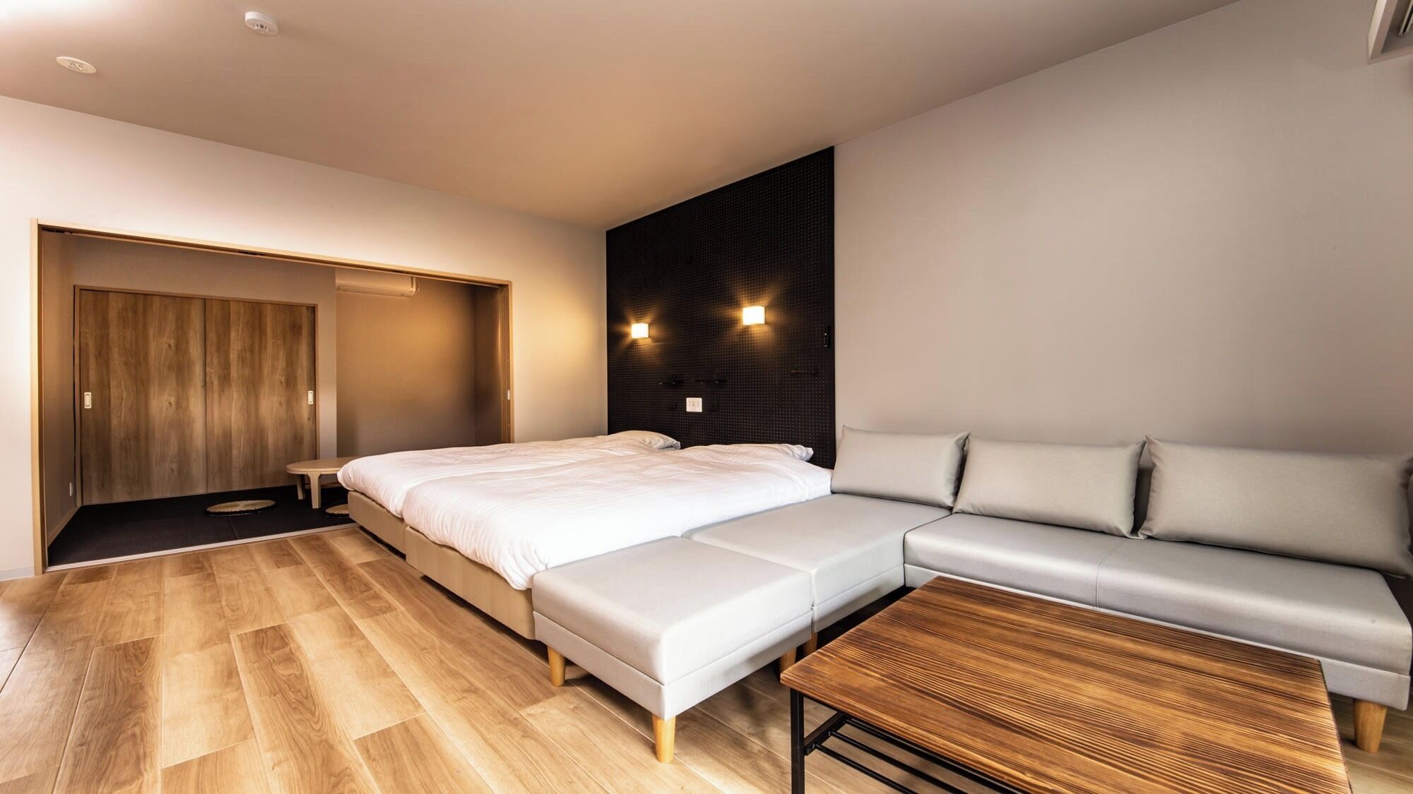 1 bedroom, desk, free WiFi, bed sheets