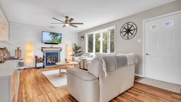 Älytelevisio, takka, videopelejä, stereot