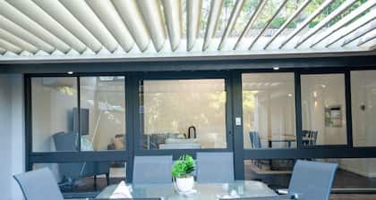 Tranquil bush resort house - pool & fire pit