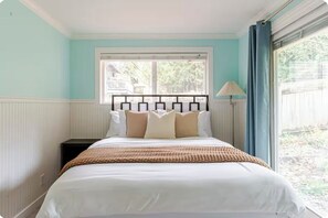 3 bedrooms, desk, iron/ironing board, free WiFi - Chef's kitchen m/s from Downtown/Microsoft/Marymoor (Redmond)