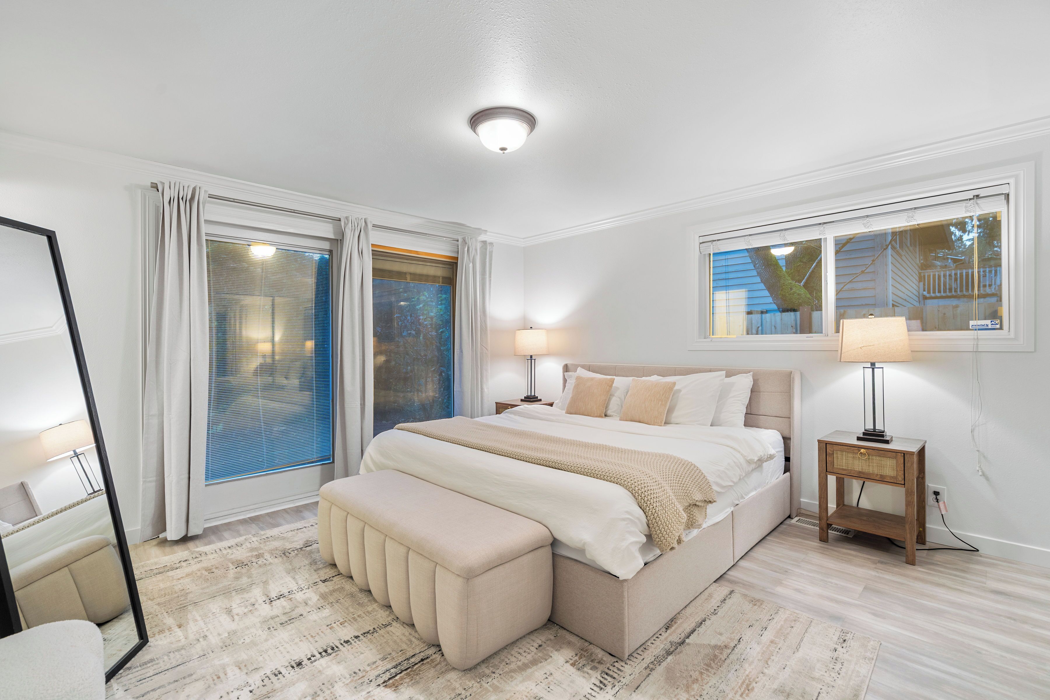 4 habitaciones, escritorio, tabla de planchar con plancha y wifi gratis 