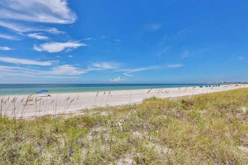 Let Beach Magic Swell at the Charming Seashell