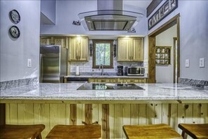 Fridge, microwave, oven, stovetop - MS63-Secluded Cabin, Dolly Sods Access! (Davis)