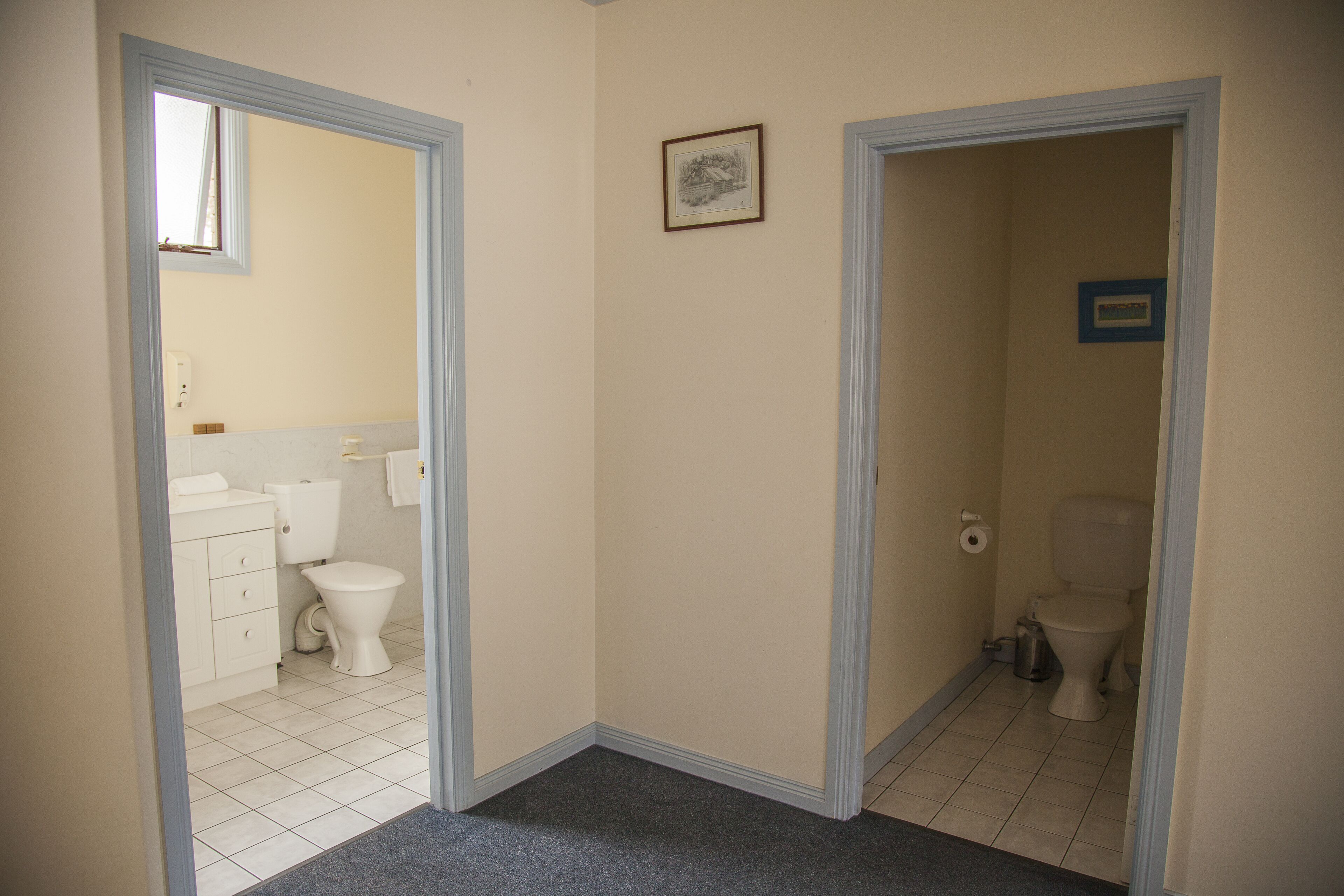 Family Apartment, 3 Bedrooms | Bathroom | Shower, hair dryer, towels, soap