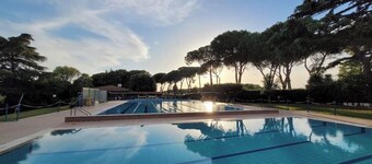 Delightful stylish house with private romantic garden