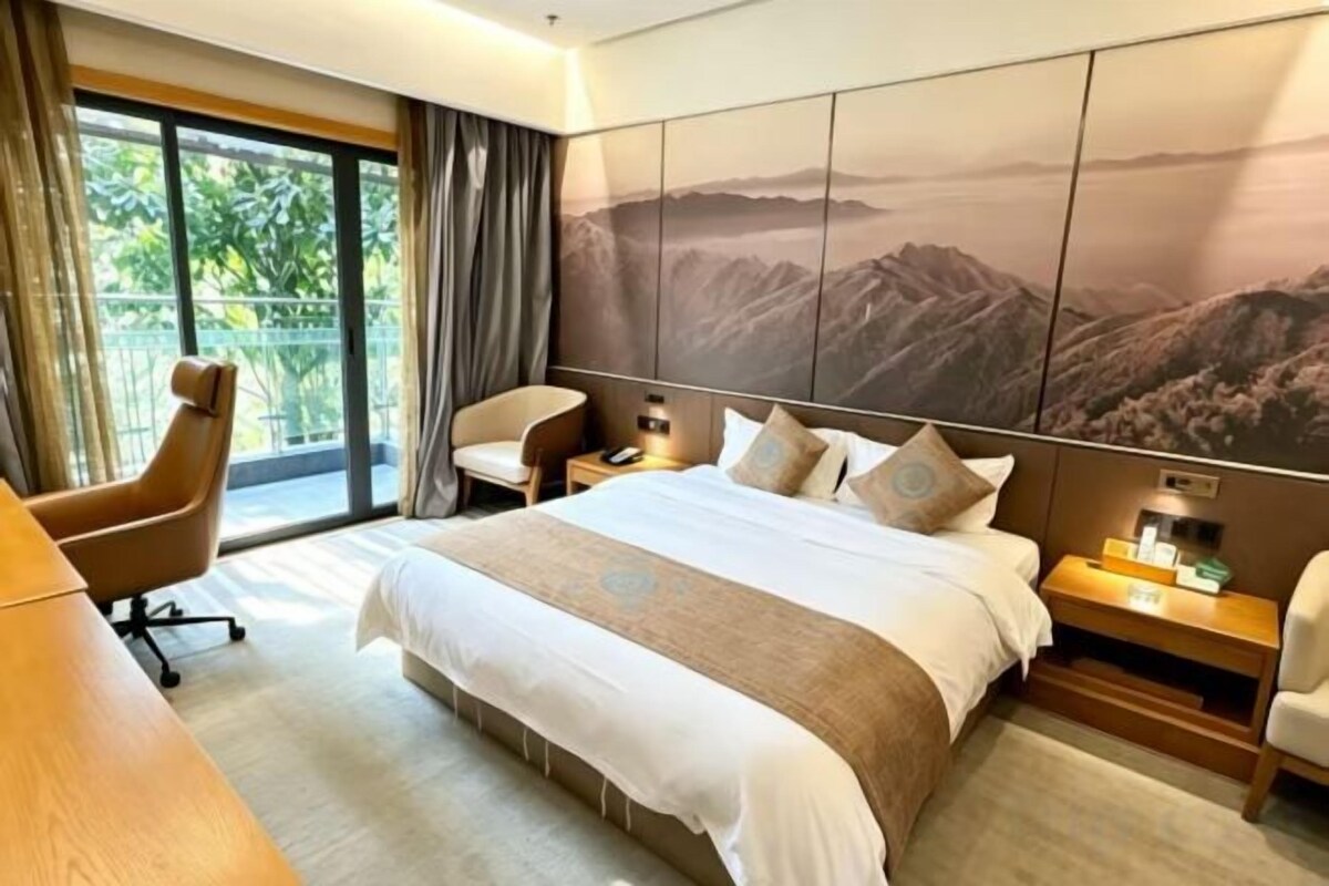 Queen Room