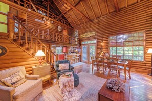 Interior - This cabin is a 2 bedroom(s), 1.5 bathrooms, located in Saugatuck, MI. (Saugatuck)