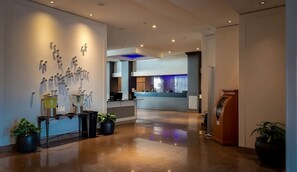 Lobby - Great Relaxing Overnight Stay! Spacious unit located in the heart of Duluth (Duluth)