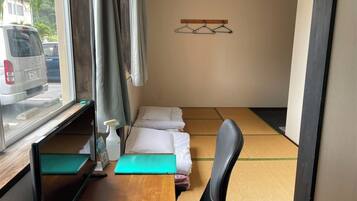 1 bedroom, desk, free WiFi, bed sheets