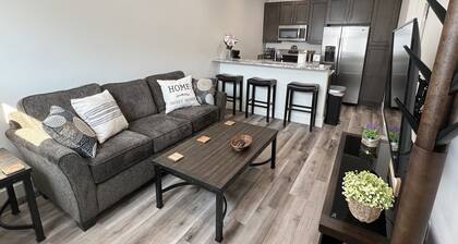 Newly remodeled, centrally located apartment - Unit B