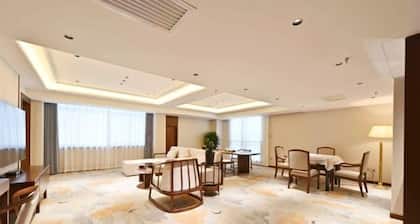 Post Hotel