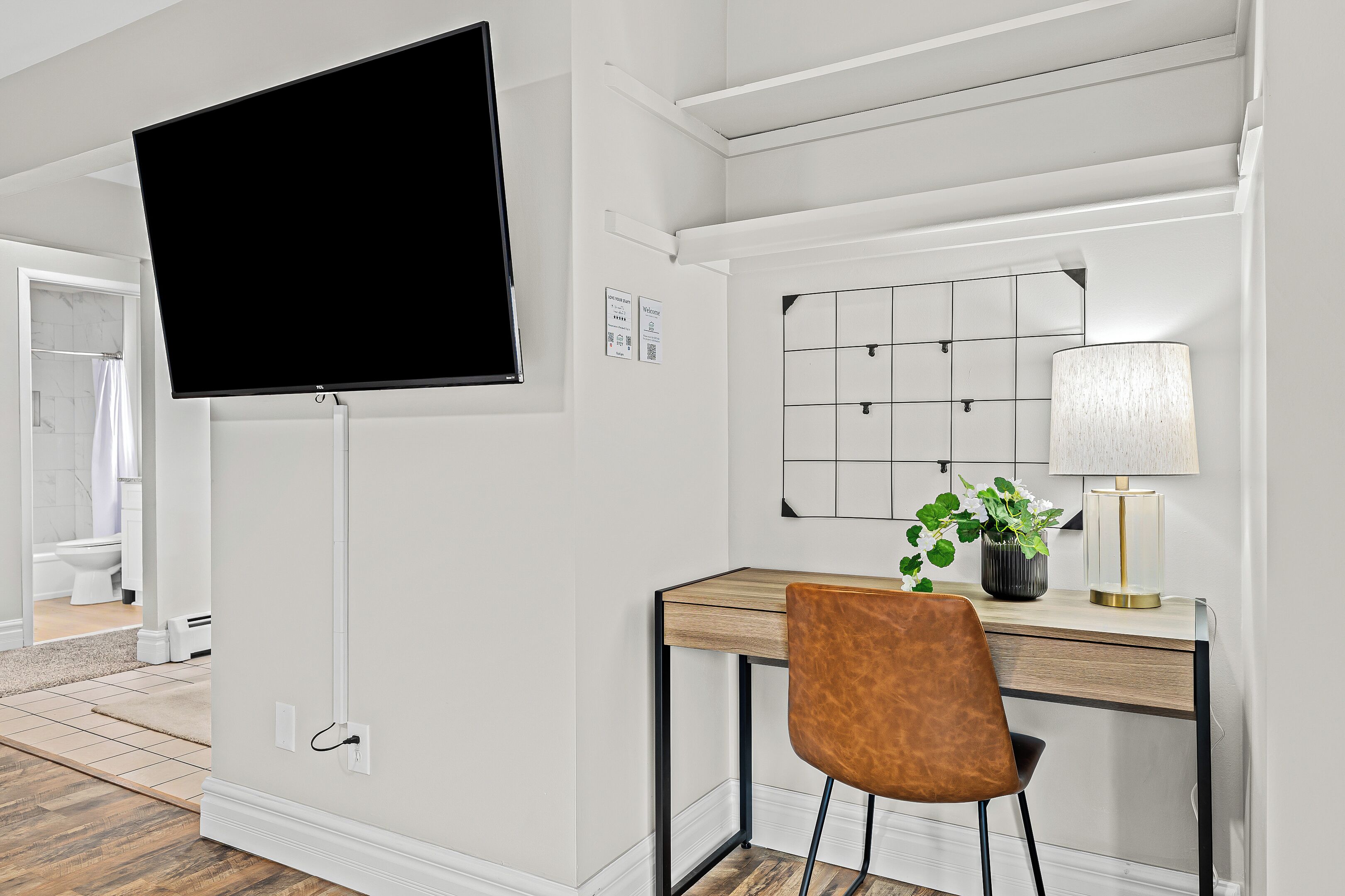 1 soverom, skrivebord, strykejern/-brett og wi-fi (inkludert)