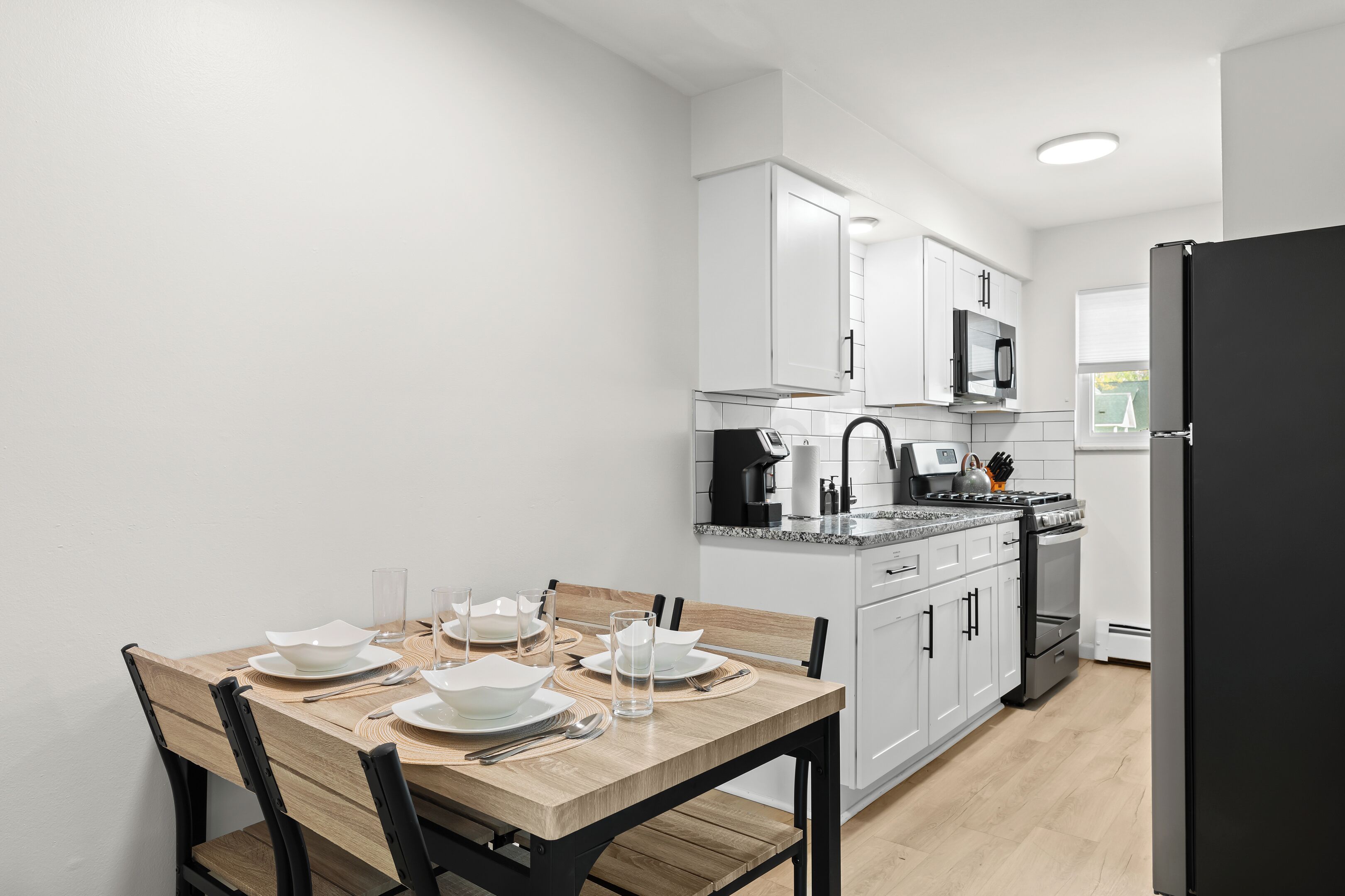 冰箱、微波炉、烤箱、炉灶